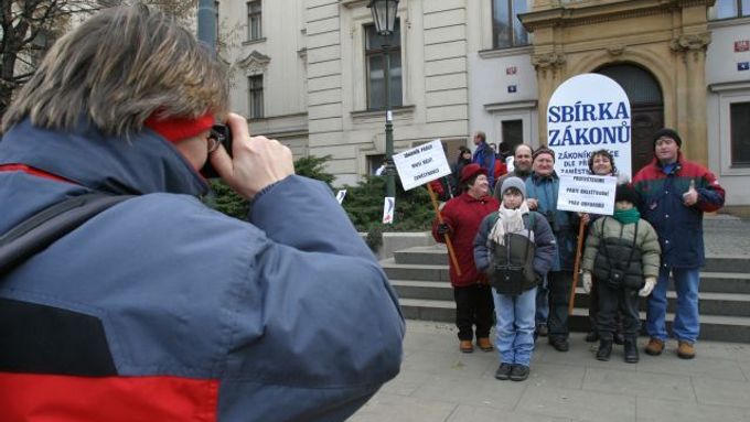 V Praze demonstrovali odboráři