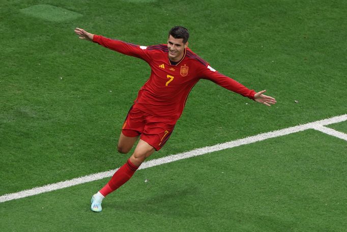 Álvaro Morata slaví gól v zápase MS 2022 Španělsko - Německo