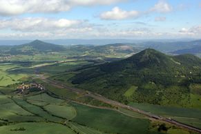 Červnové deště napáchaly škodu na D8. Svah se utrhl a sjel na úsek dálnice