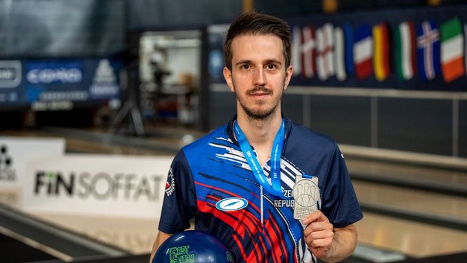 Jaroslav Lorenc získal v Helsinkách pro Česko první medaili z ME v bowlingu.