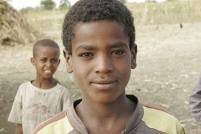 Podívejte se, jak tráví den jeden z etiopských školáků