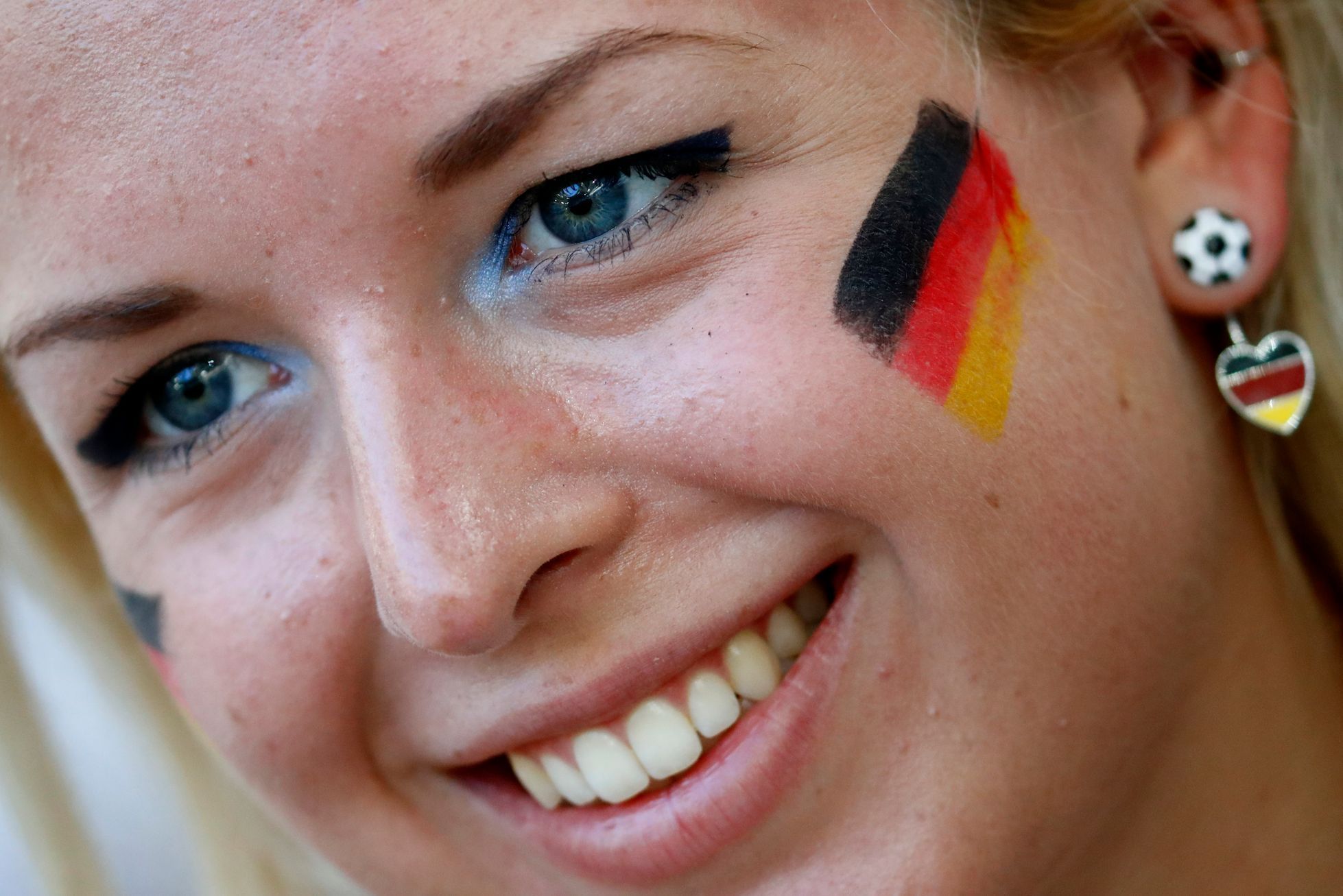 Euro 2016, Francie-Německo: německá fanynka