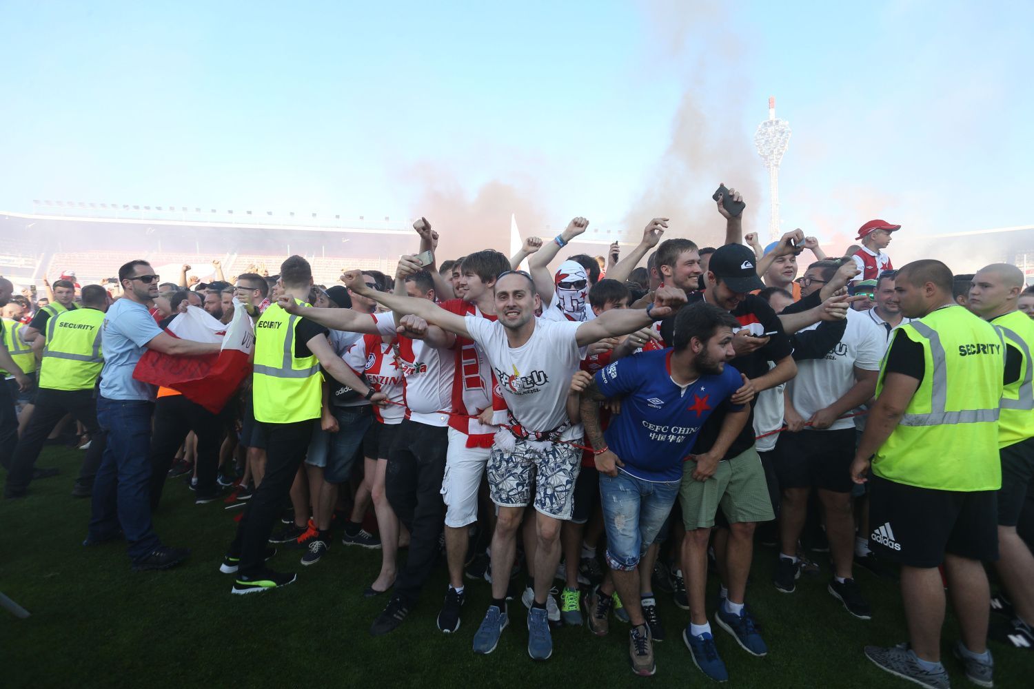 Fotbalisté Slavie slaví ligový titul 2016-17