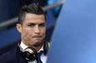 Tragická zpráva. Ronaldo oznámil, že jedno z jeho novorozených dvojčat zemřelo