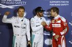 V Bahrajnu se scénář opakoval. Hamilton z pole position zaváhal, dokonce se dostal do kontaktu s Williamsem Valtteriho Bottase. Ale díky výborné strategii se dostal aspoň na třetí příčku. Druhý triumf slavil Rosberg.