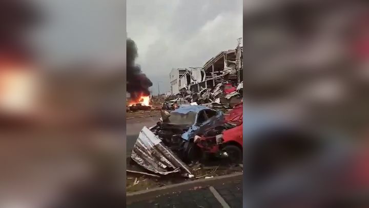 U oka tornáda i děsivé následky. Videa z ničivé smršti obletěla Česko; Zdroj foto: Aktuálně.cz
