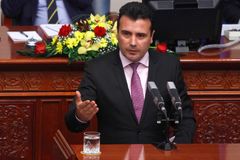 Na makedonského ministra spáchali atentát v poslední den ve funkci, ostraha ho zachránila