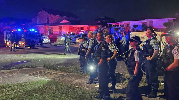 Muž pobodal několik lidí v kostele nedaleko Sydney. Účastnili se tam bohoslužby