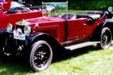 Model 509 (na fotografii ve verzi Spider) představil Fiat v roce 1925. Měl motor o obsahu necelého litru a za čtyři roky se vyrobilo 90 tisíc kusů.
