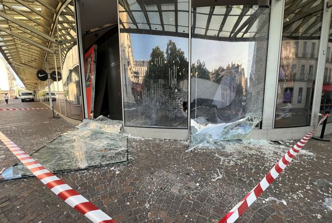 Protest ve Francii po smrti 17letého Nahela.