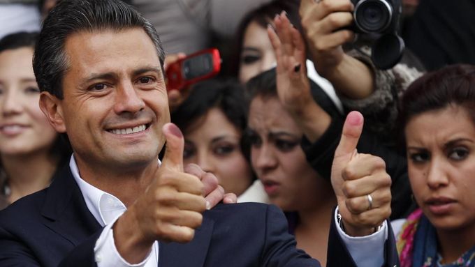 Mexický prezident Enrique Peňa Nieto chce zatočit se zločinem v místních samosprávách.