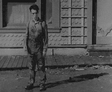 9/12| Fotogalerie: Žít jako kaskadér / Zákaz použití ve článcích!!! / Němé filmy / Buster Keaton a padající dům