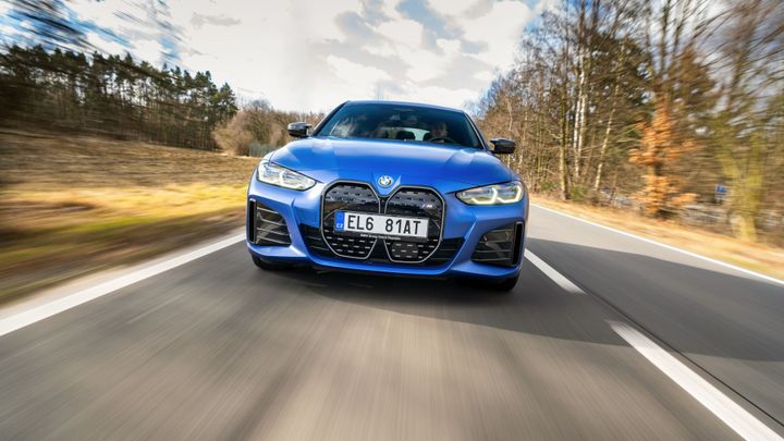 Konečně elektromobil, který není SUV. BMW i4 má konkurovat veleúspěšné Tesle Model 3; Zdroj foto: BMW