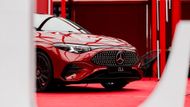 Zadokolka zvládne až 791 kilometrů se spotřebou 12,2 kWh / 100 km. Čtyřkolka na jedno nabití zvládne papírově až 769 kilometrů a spotřebuje 12,6 kWh / 100 km, přitom stovku pokoří za 4,9 vteřiny.
