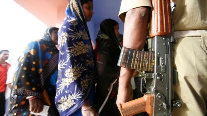Volby v Indii provázejí útoky maoistů od samého počátku