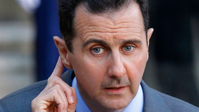 Další prohřešek na již širokém rejstříku syrského vůdce Bašára Asada (na snímku).