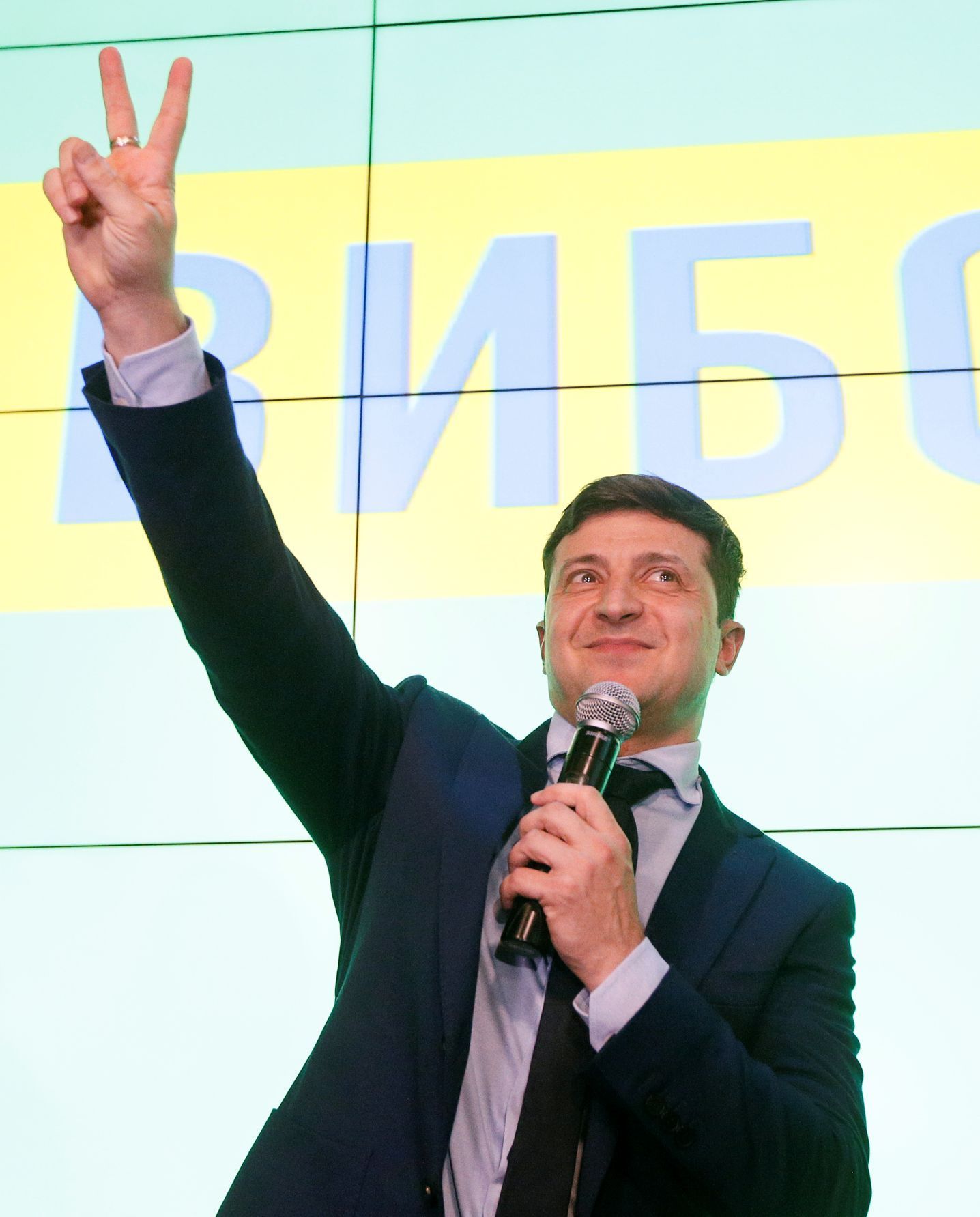 Volodmyr Zelenskyj reaguje na první odhady výsledků prvního kola voleb.