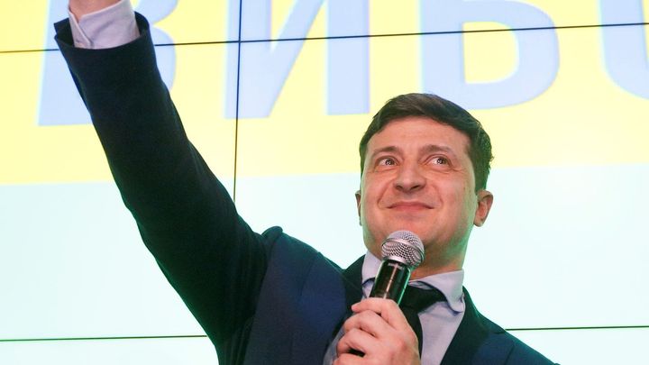Ukrajinci volili změnu. Porošenkova ztráta na herce Zelenského je obrovská