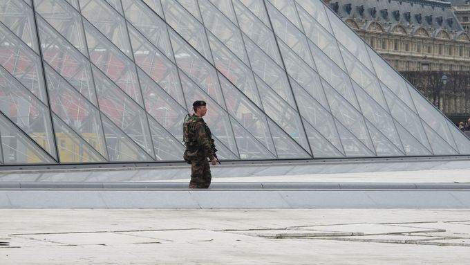 V Paříži platí nejvyšší stupeň varování před terorismem již skoro dva měsíce.