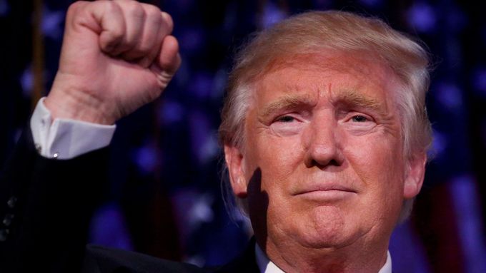 Donald Trump slaví 8. 11. 2016 své vítězství v amerických prezidentských volbách.