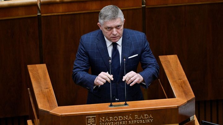 Svoboda přišla na Slovensko z východu, řekl Fico. Šimečku nazval placeným předčítačem