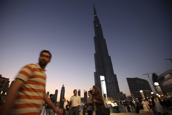 Nejvyšší stavba světa, mrakodrap Burj Dubai, se otevírá v pondělí 4. ledna 2010.