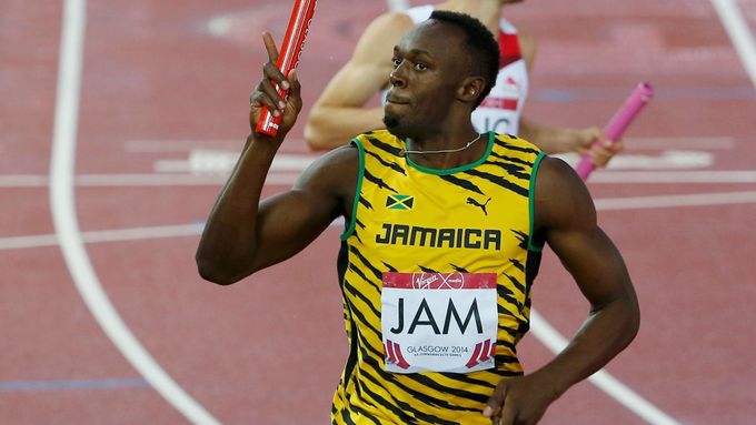 Usain Bolt slaví triumf ve štafetě