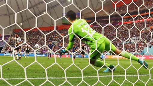 Ilkay Gündogan proměňuje penaltu v utkání MS 2022 Německo - Japonsko