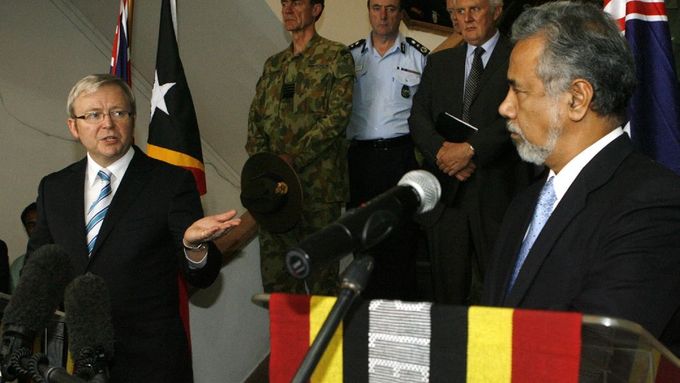 Australský premiér Kevin Rudd a jeho východotimorský protějšek Xanana Gusmao na tiskové konferenci v Dili
