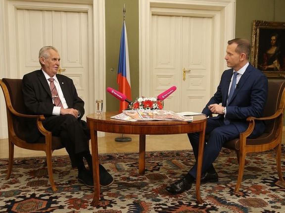 Miloš Zeman lhal o radním ČT Zdeňku Šarapatkovi na televizi Barrandov.