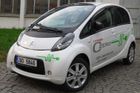 Design je stejný jako u Mitsubishi MiEV a Peugeotu iON