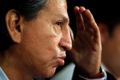 Soud vydal mezinárodní zatykač na exprezidenta Peru Toleda. Viní ho, že vzal půlmiliardový úplatek