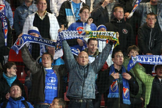 Fotbaloví fanoušci Baníku Ostrava v utkání 10. kola Gambrinus ligy 2012/13 proti Spartě Praha.