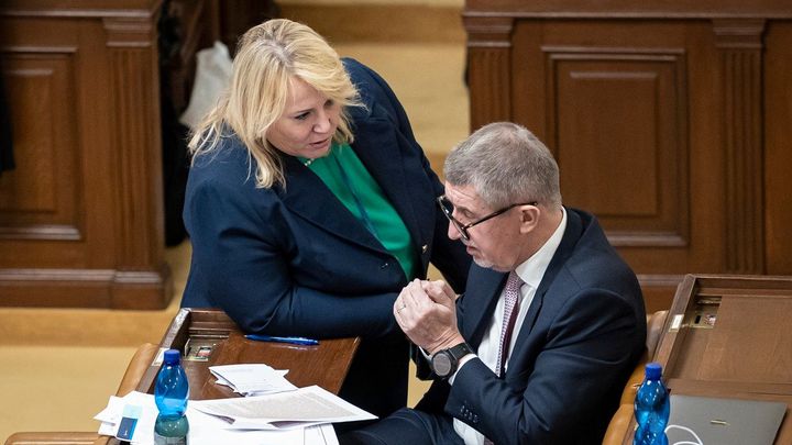 Nejsem nelida, tvrdí Dostálová. Po boku Babiše bude tvrdě útočit na migranty a zelené