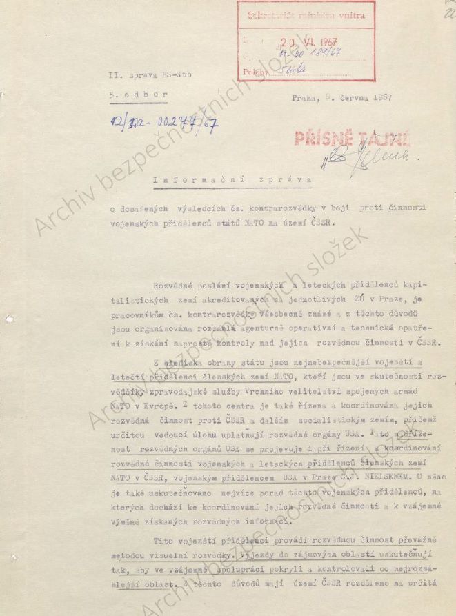 Tajná chodba StB na italské velvyslanectví v Nerudově ulici v Praze