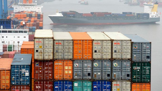 Německou ekonomiku táhne vzhůru vývoz. Ilustrační foto z hamburského přístavu.