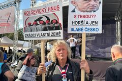 "Z vlády Babiše s Okamurou a Konečnou máme strach," svěřovali se lidé na "Staromáku"