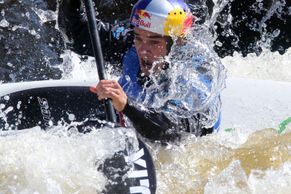 FOTO Čeští vodní slalomáři rýžovali v Troji medaile