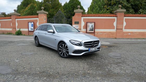 Dieselový hybrid Mercedesu: nejvíc ekologie bohužel stojí i nejvíc peněz