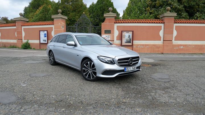 Dieselový hybrid Mercedesu: nejvíc ekologie bohužel stojí i nejvíc peněz