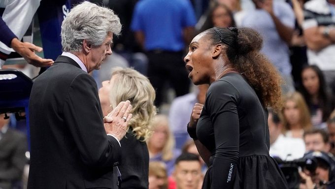 Serena Williamsová v emotivním vystoupení během finále US Open.