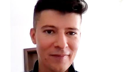 Lidé se bojí chodit ven, nazývají nás havětí, popisuje “vyoutovaný” slovenský novinář