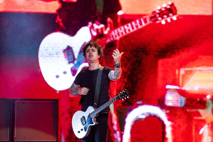 Snímek z koncertu Green Day na festivalu Rock for People.