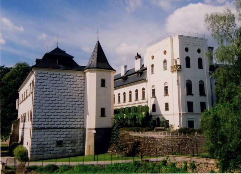 Víkend otevřených zahrad 9. &#8211; 10.6. 2012 - Zámek Slatiňany