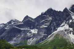 Norští záchranáři vyzvedli těla dvou českých horolezců, akce byla náročná