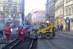 Prázdninový provoz v Praze zkomplikují uzavírky. Na omezení se musí připravit řidiči i cestující MHD