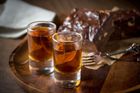 Výrobci tuzemského rumu by měli nahradit rizikové látky, říká Jurečka po jednání v Bruselu