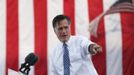 Republican presidential nominee Mitt Romney speaks during a campaign rally at the Golden Lamb in Lebanon, Ohio October 13, 2012. REUTERS/Shannon Stapleton (UNITED STATES - Tags: POLITICS ELECTIONS USA PRESIDENTIAL ELECTION) Published: Říj. 13, 2012, 11:10 odp.