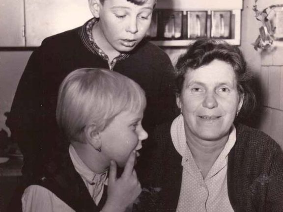 Maminka Marta Zajícová s dcerou Martou a synem Janem.