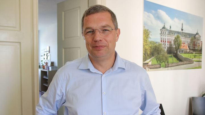 Vyrůstal na pražském sídlišti, teď pozvedá Broumov. Není jen zapadlou periferií, říká